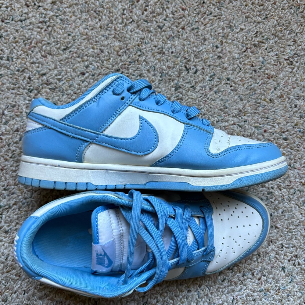 Low dunks- university blue